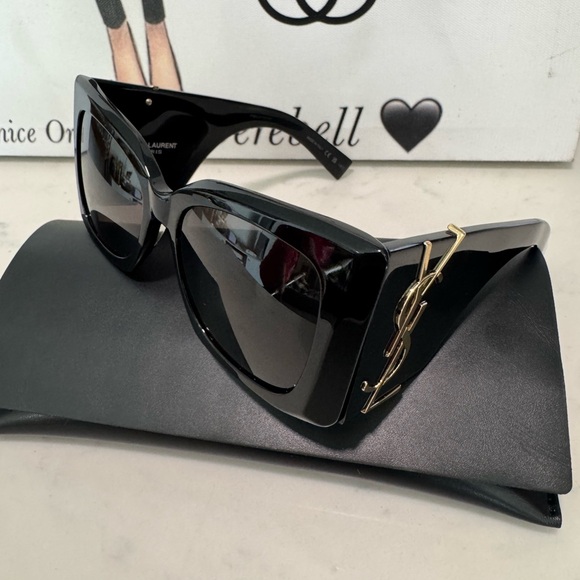 SALE🤍Yves Saint Laurent blaze logo Black Sunglasses - Picture 14 of 16